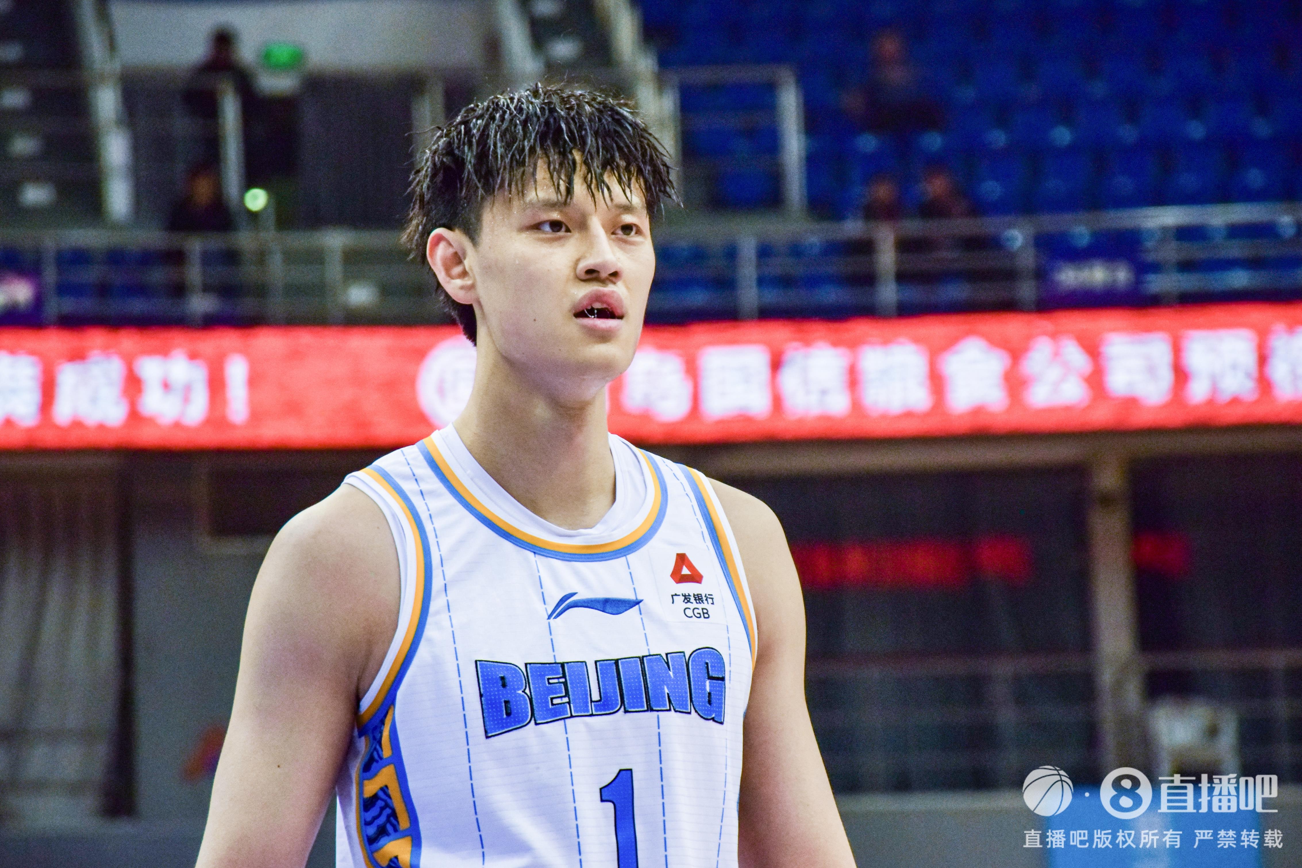 7次大帽相當(dāng)炸裂！曾凡博替補(bǔ)砍16分7板7帽 大帽絕殺遼寧！