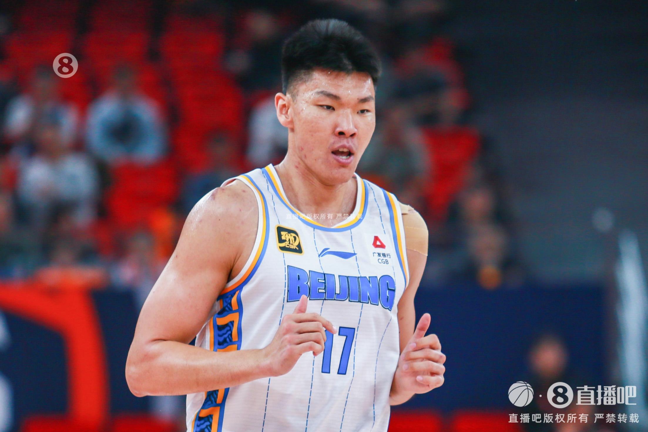進(jìn)攻端把握機(jī)會不錯！范子銘10投7中貢獻(xiàn)16分3助攻